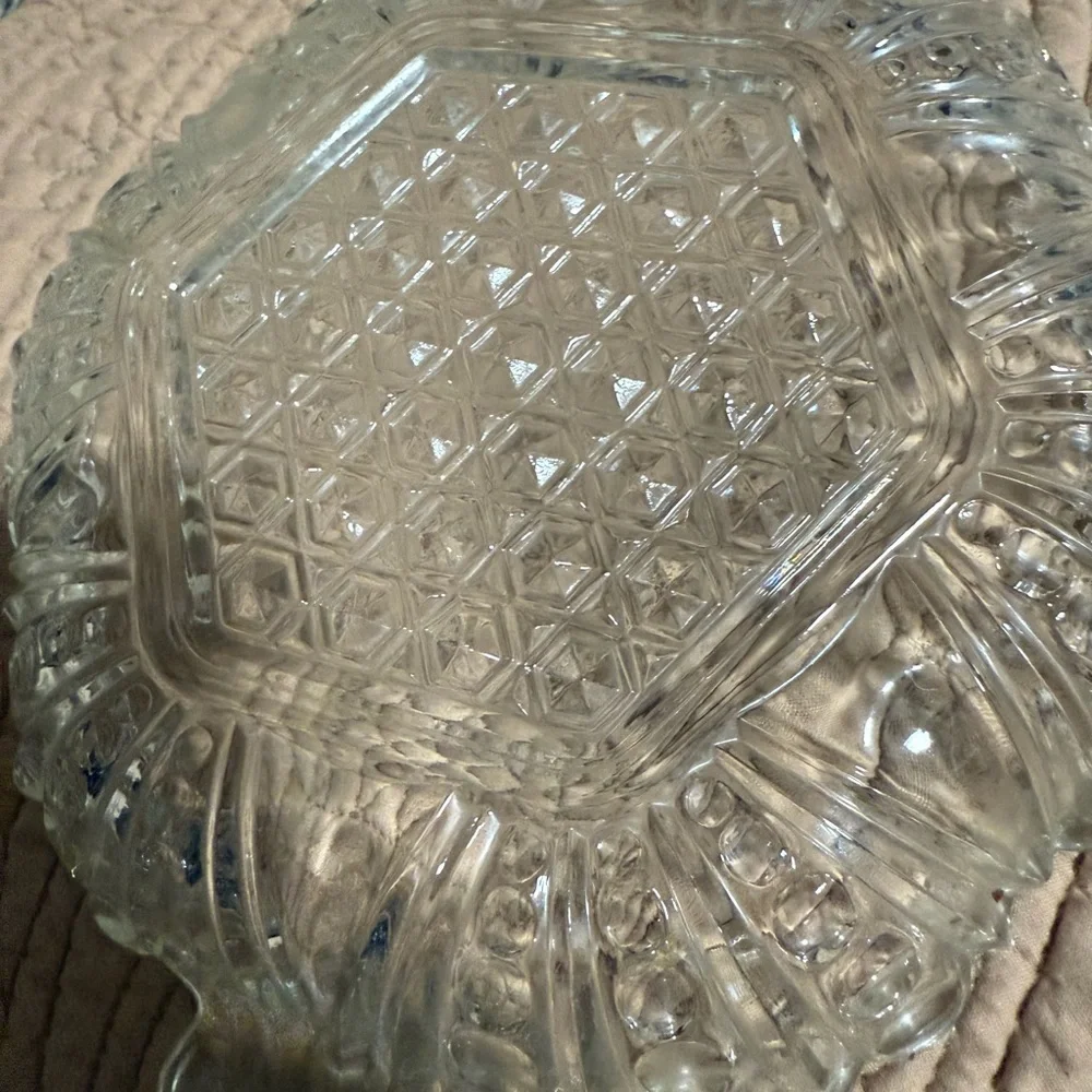 Vintage Anchor Hocking beautiful hexagonal  pattern crystal glass dish